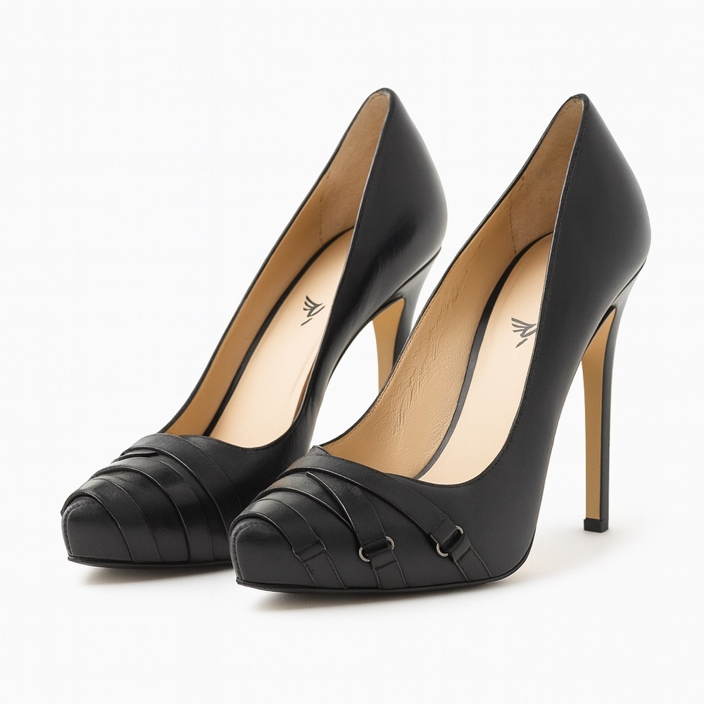 Boutique 9 Platform Pumps with Toe Strap Detail 4” heels size 8
